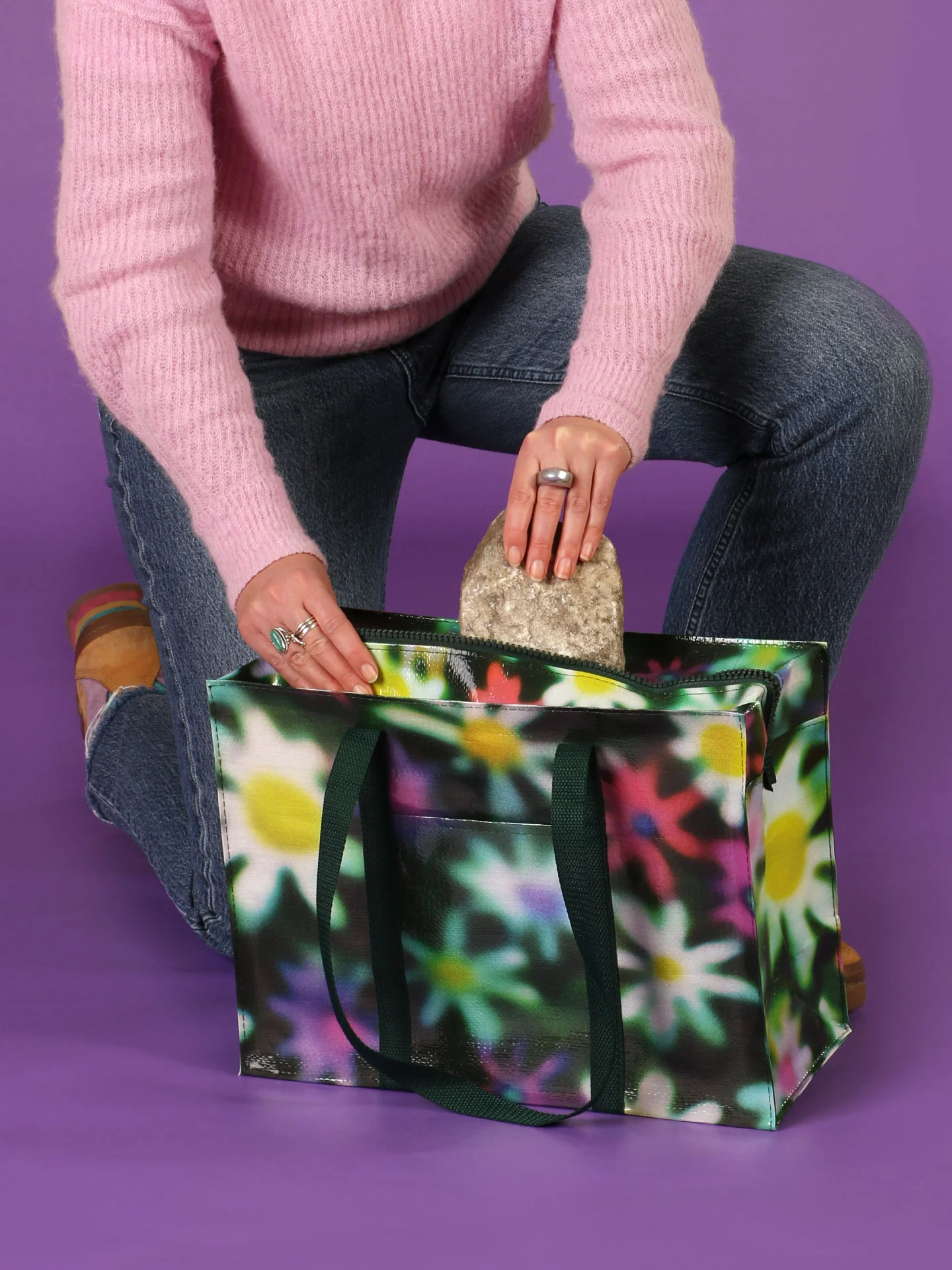 Hazy Daisy Shoulder Tote - Image 6